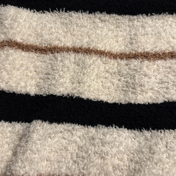 Sweater - Picture 2 of 5